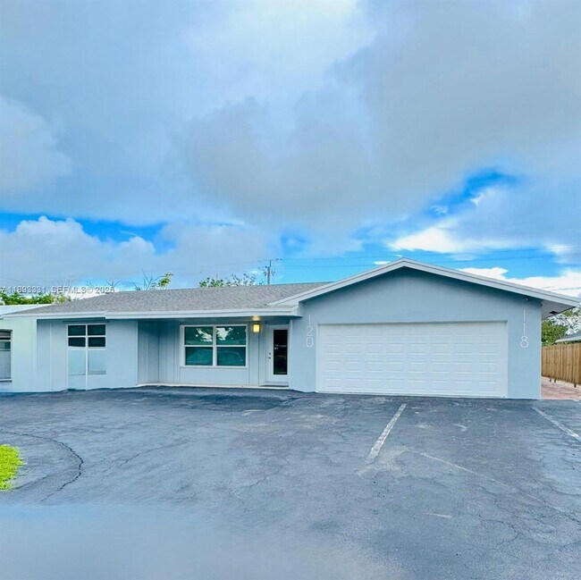 Building Photo - 120 NE 9th Ave