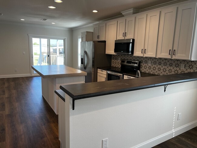 Building Photo - 100 Biloxi Ct