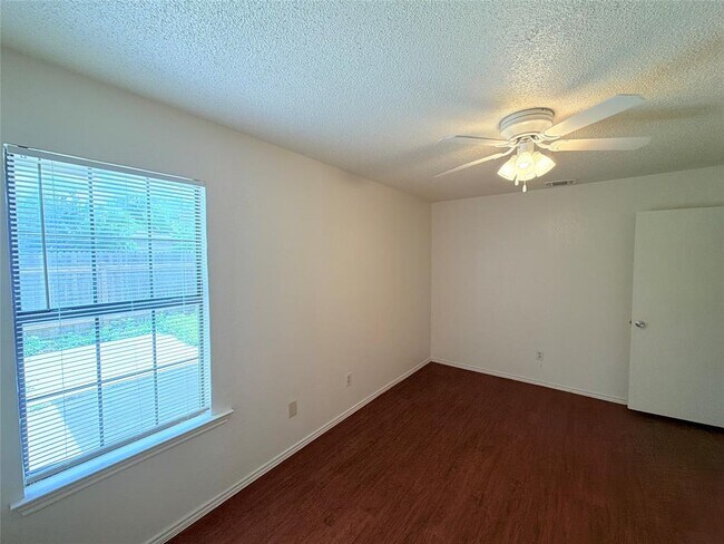 Building Photo - 1215 Ridgemont St