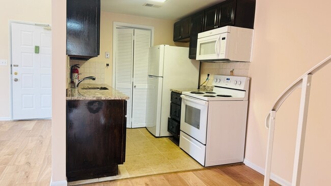 Building Photo - 2427 Washington Ave