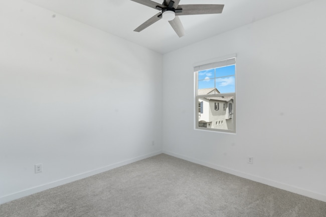 Building Photo - Like Brand New Luxurious Modern 3 Bedroom 2 Bath Townhome in Warner Meadow – Rare Rental Opportun...