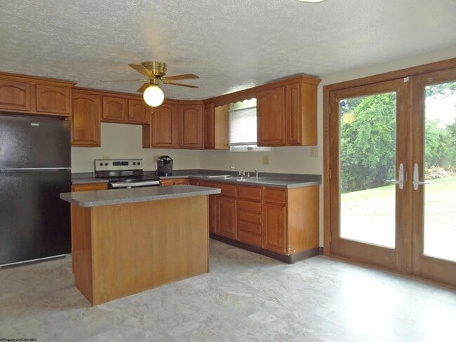 Building Photo - 2726 Stewartstown Rd