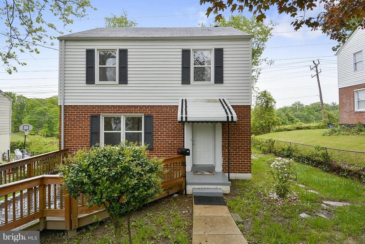 Building Photo - 909 Fairview Ave