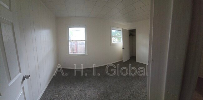 Building Photo - 1033 Dunaway St