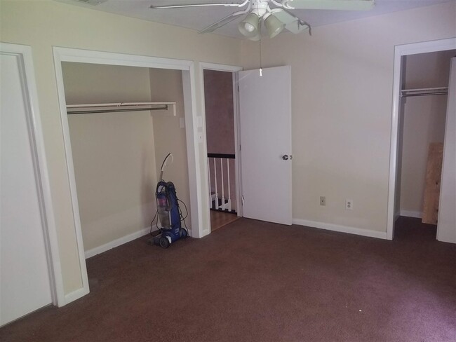 Building Photo - 209 Westwood Dr