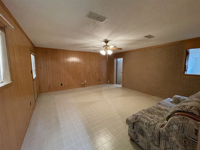 Building Photo - Bossier City LA 4 bed 3 bath for lease | S...