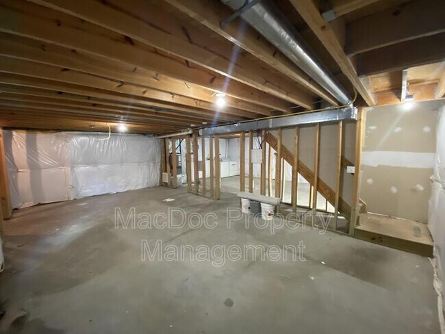 Building Photo - 7218 John Taylor Mews
