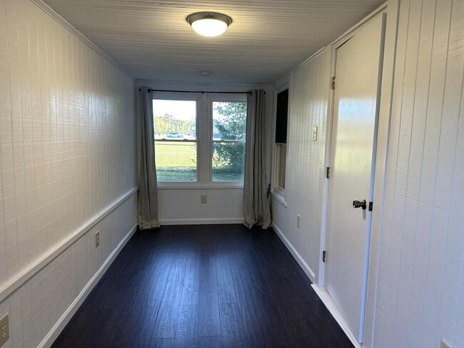 Building Photo - 20200 Fairgrounds Rd