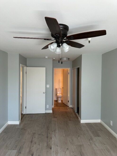 Building Photo - 5811 Tujunga Ave