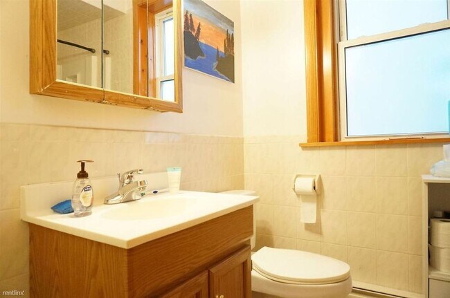 Building Photo - Brookline 4bed / 2bath available September 2026