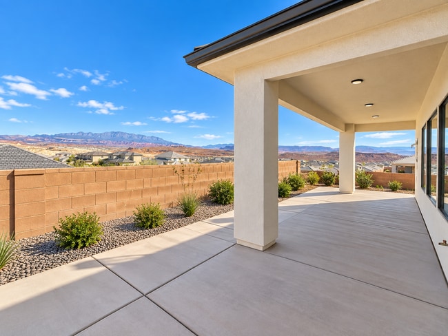 Building Photo - Unobstructed views of Pine Mountain on corner lot.