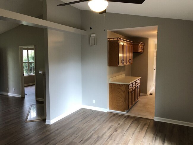 Building Photo - Charming 3BR Home with Spacious Yard in the Heart of Mount Juliet