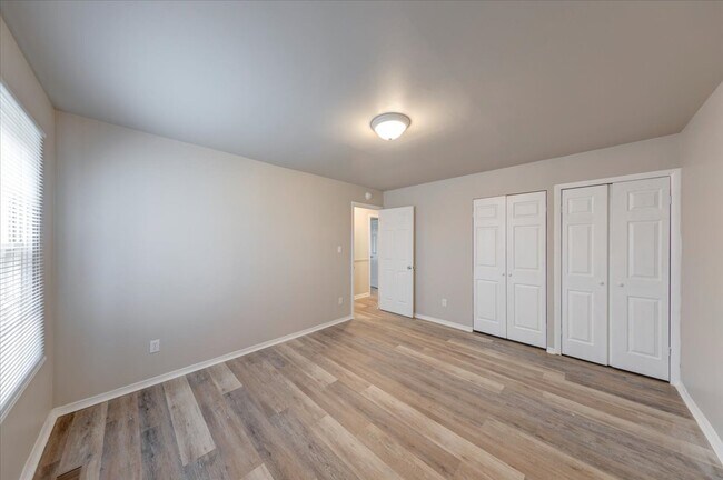 Building Photo - 7614 E 34th St