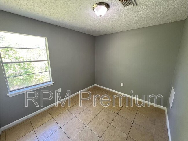 Building Photo - 5149 Baker Blvd