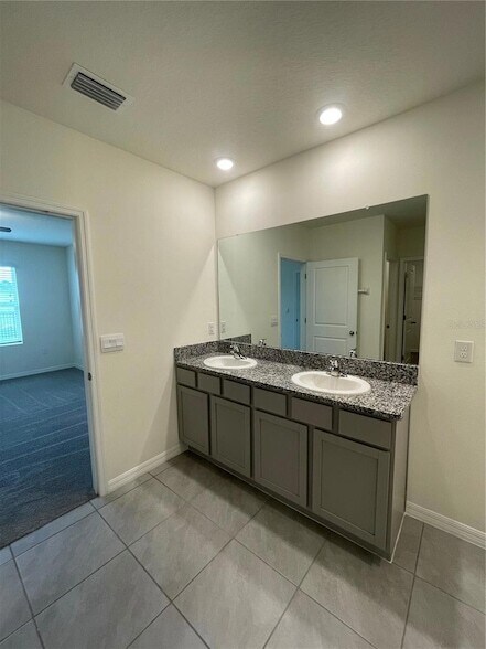 Building Photo - 33724 Jasmine Star Lp