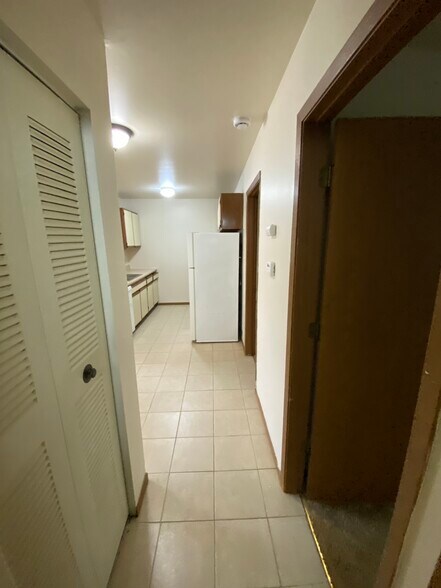 Building Photo - 128 Sandstone Ct