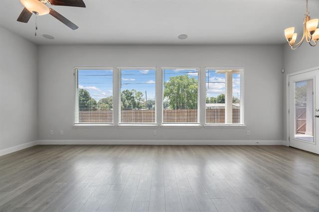 Building Photo - 1440 Lakeview Dr
