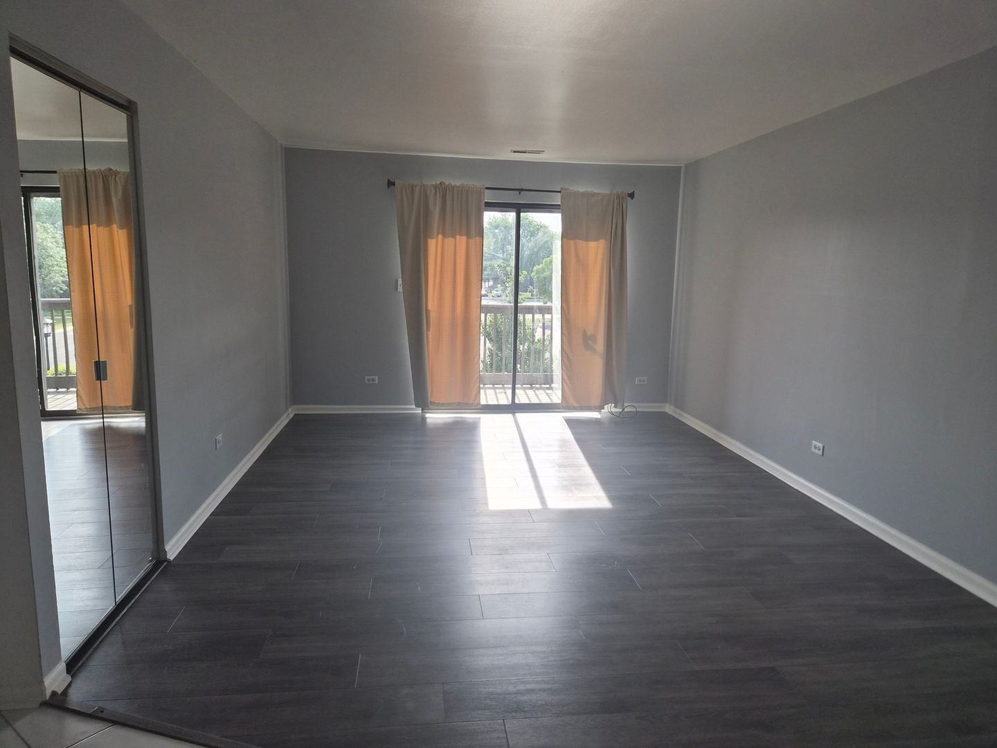 Building Photo - 1424 Stonebridge Cir