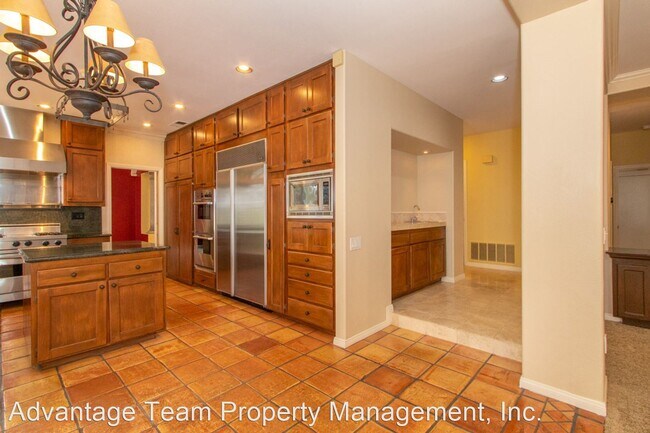 Building Photo - 12885 Chaparral Ridge Rd