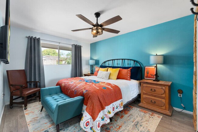 Building Photo - 11031 W Cumberland Dr