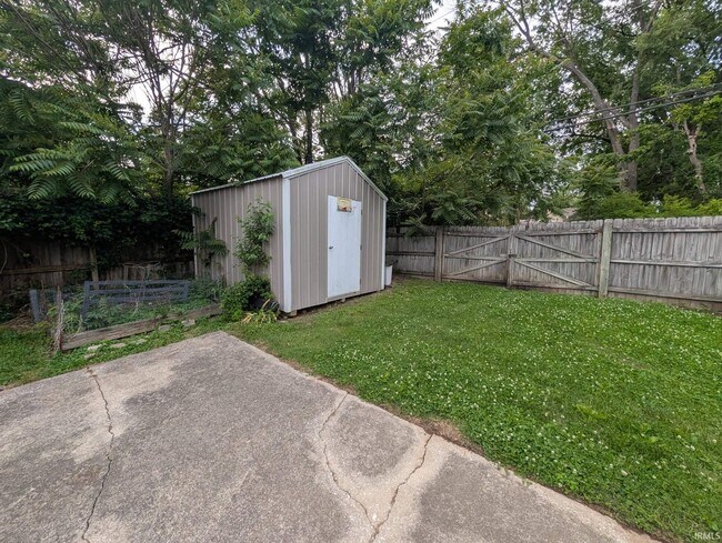 Building Photo - 930 W Kirkwood Ave