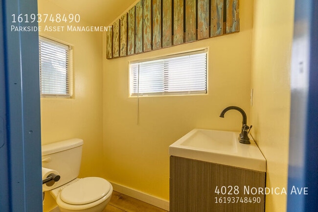 Building Photo - 4028 Nordica Ave