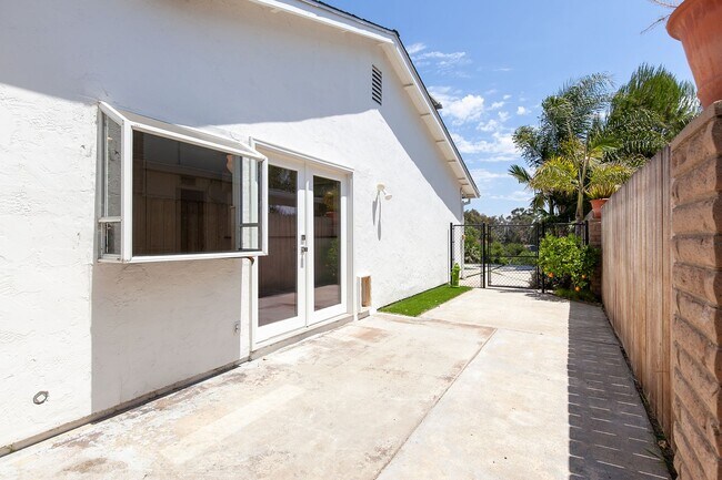 Building Photo - Welcome to Your Dream Home in Sunny San Di...