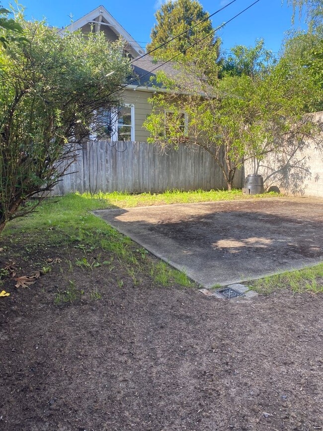 Building Photo - Charming Mt. Tabor Home with Loft & Basement Bonus Space!