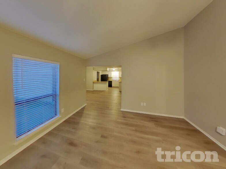 Building Photo - 300 Ripplewood Dr