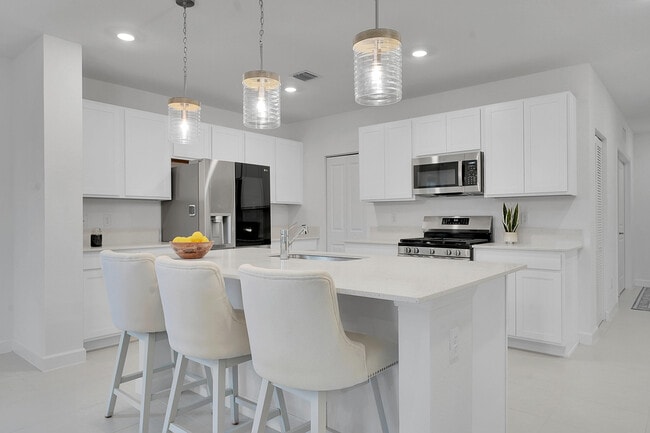 Building Photo - 6371 Windwood Wy