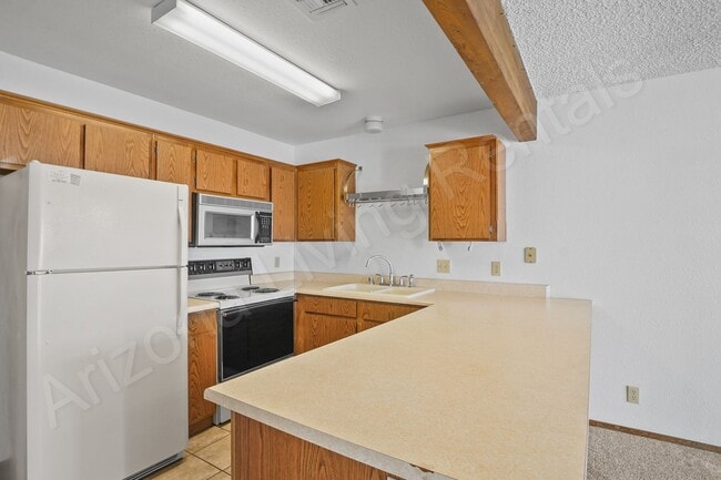 Building Photo - CENTRALLY LOCATED 1 BEDROOM CONDO