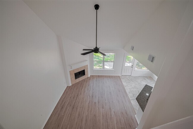 Building Photo - 3223 Candlepine Dr