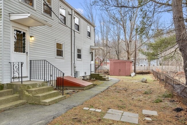 Building Photo - 62 Spruce St