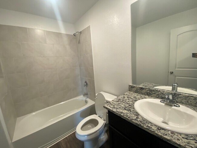 Building Photo - 309 Riverdale Dr