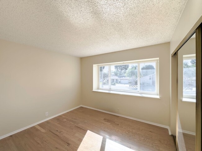 Building Photo - ~POOL HOME~ For Rent in Mission Viejo! 5 Bedrooms!