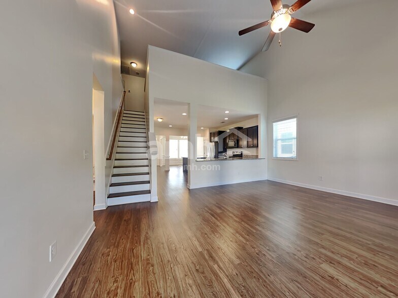 Building Photo - 530 Lateleaf Dr