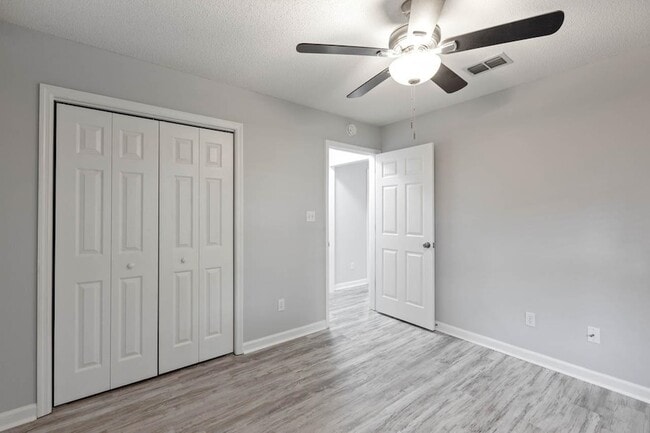 Building Photo - 121 Duncan Dr