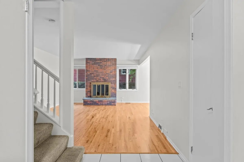 Primary Photo - 2500-2502 Green Bay Rd