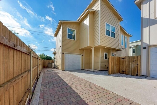 Building Photo - 7714 Watson St