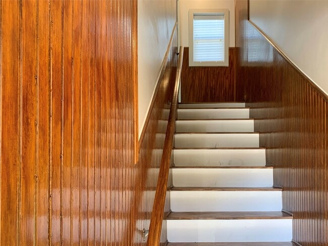 Building Photo - 1912 Sul Ross St