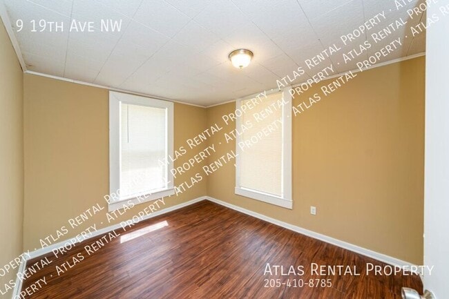 Building Photo - 9 19th Ave NW