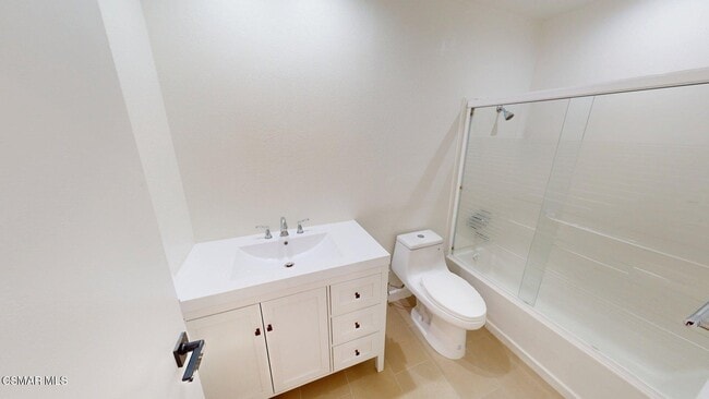 Building Photo - 2802 E Sierra Dr