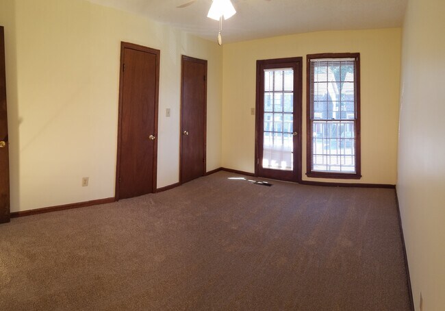 Master bedroom with walking closet. - 120 Colonial Ct