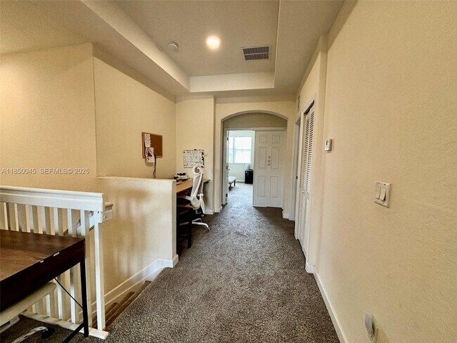 Building Photo - 1420 SE 26th Ave