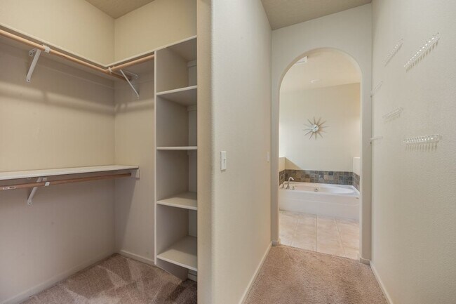 Building Photo - 3 bed with Office Rancher in the Landings Neighborhood