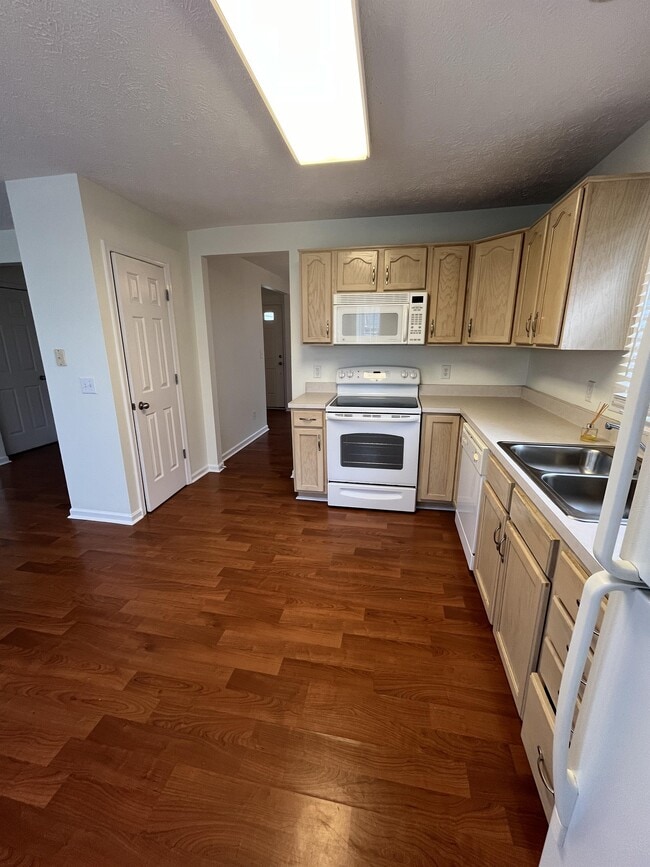 Building Photo - 2630 River Meade Way