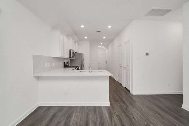 Building Photo - 15826 Menlow Bend Dr