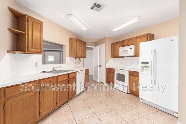 Building Photo - 541 N Granite St