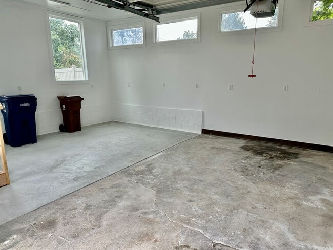Building Photo - 3419 N Park Blvd