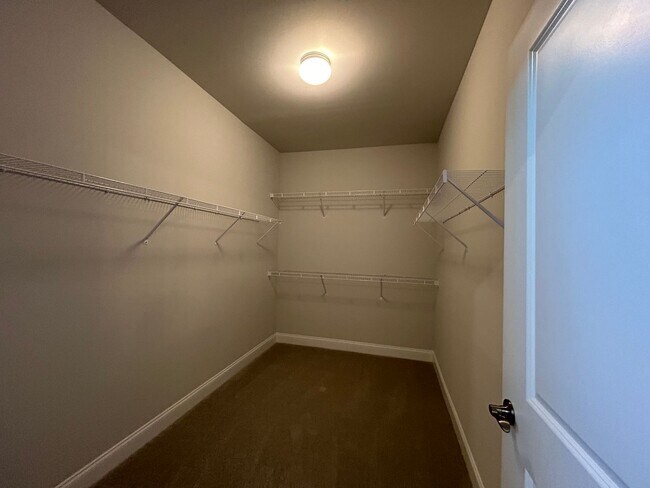 Building Photo - 505 Colebrook Wy